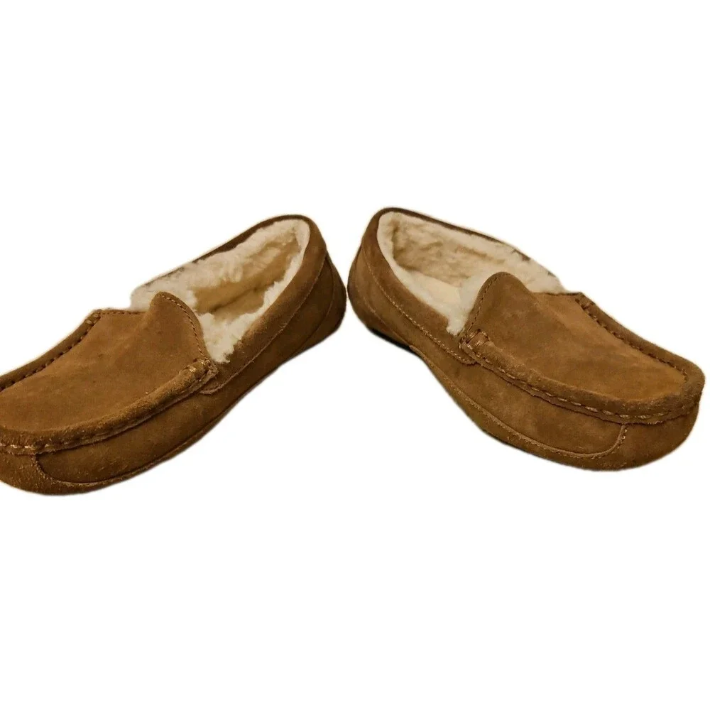UGG Kids Ascot Chestnut Suede Moccasin Slippers Loafer, Size 2